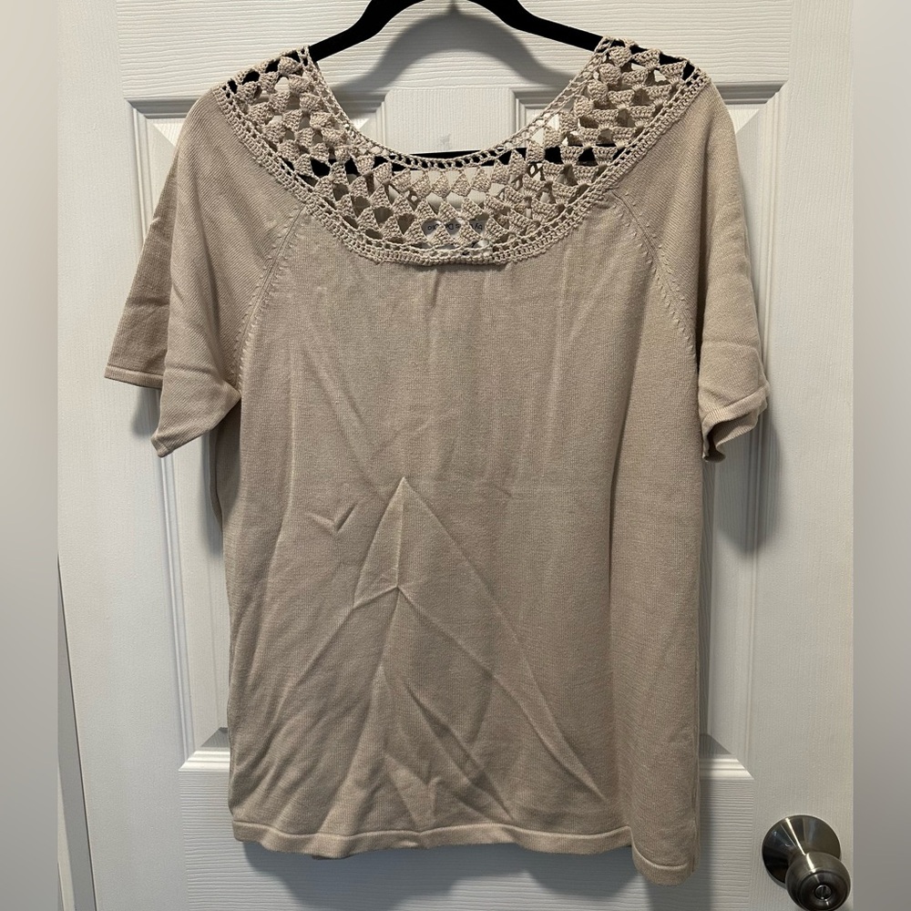 Linea by Louis Dell’Olio Elegant Beige Crochet Short Sleeve Top - Picture 2 of 3